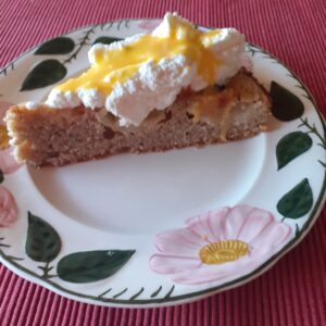 Gestürzter Apfelkuchen mit Eierlikör