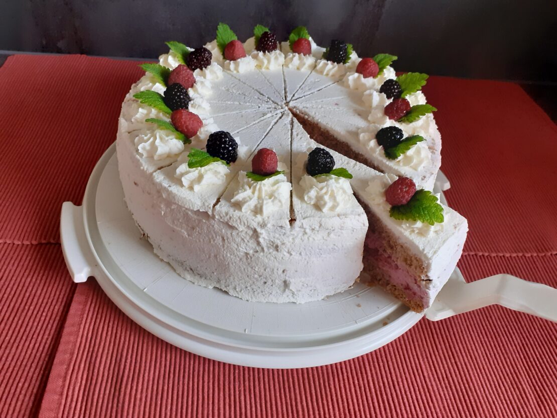Beerentorte mit Buchweizenbiskuit – KreisLandFrauenverband Göppingen