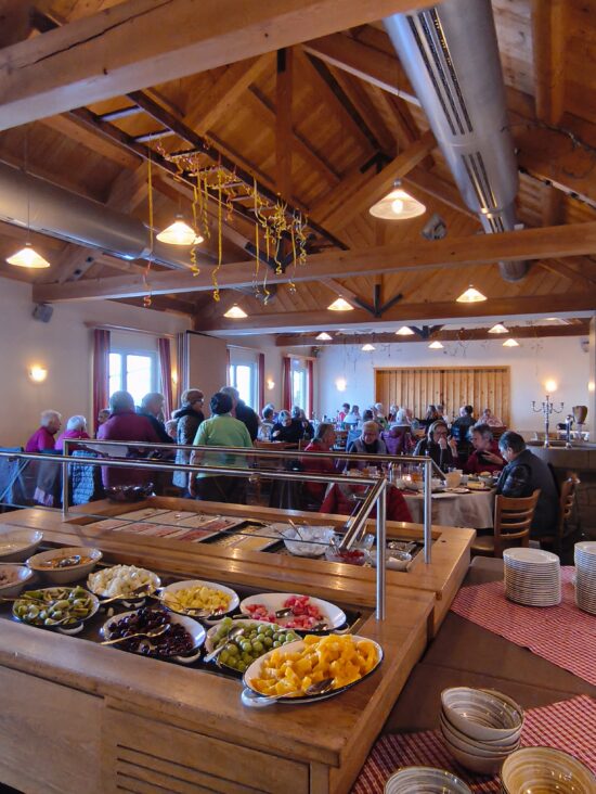 Gut besuchtes Frauenfrühstück mit Vortrag: Kriminalität im Alltag